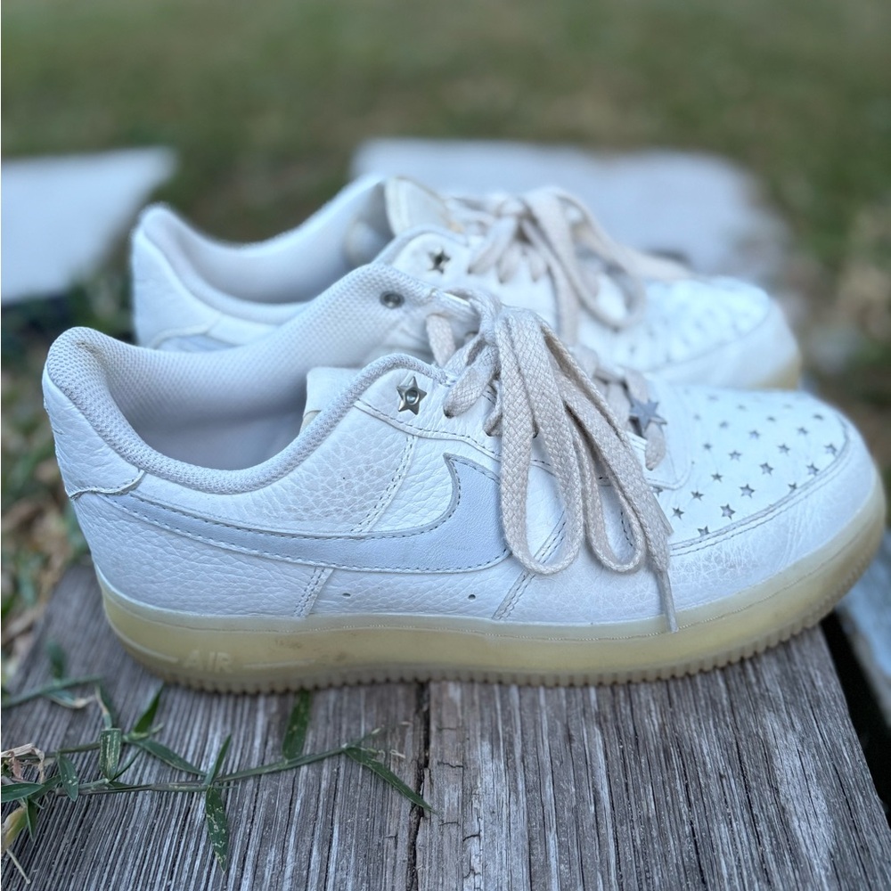 Nike Air Force White Vintage Stars